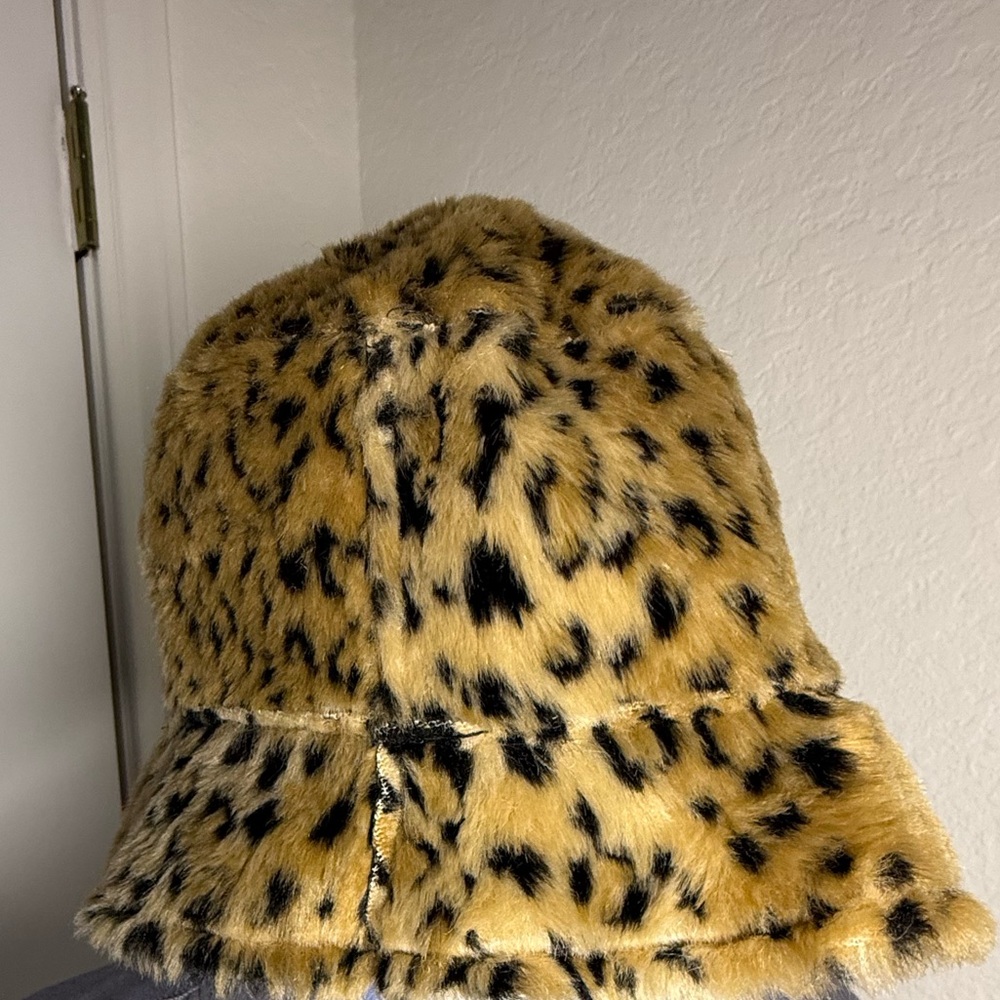 Leopard Print Faux Fur Bucket‎ Adult Hat
